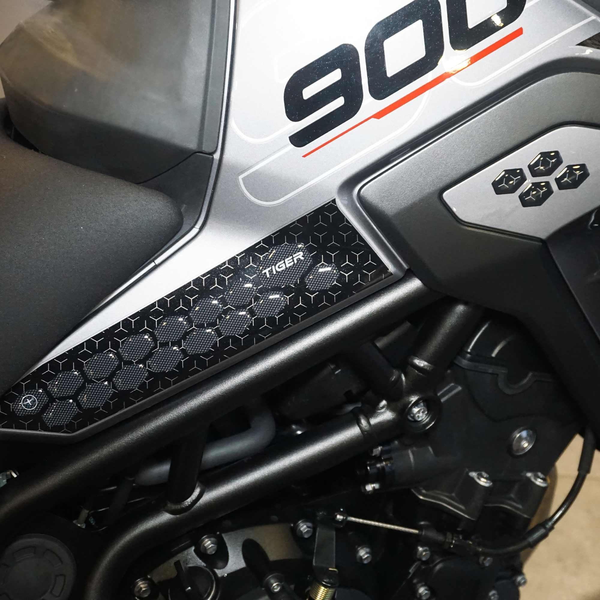 labelbike - 3D Stickers Decorations and Motorcycle Side Protections compatible with Triumph Tiger 900 2024