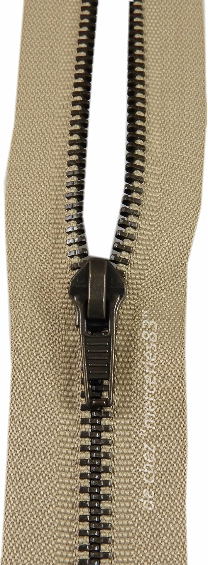 50 cm Beige Zip Mesh Brass 5 mm – A Runner Metal Zipper can be opened Beige Zip Chain Brass 50 cm Width: 3 cm.