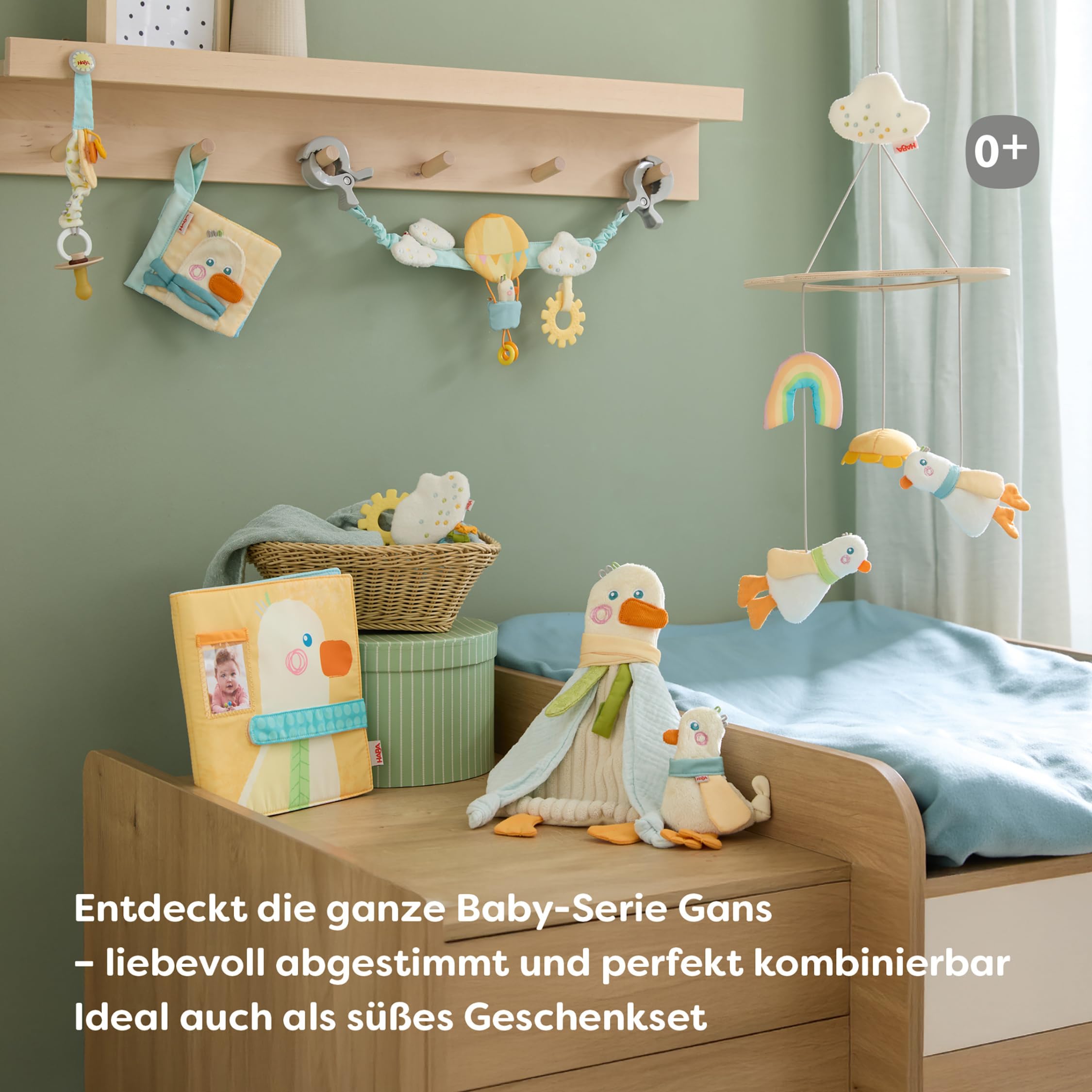 HABA Baby-Spiel-Set Gans – 4-in-1 Erstausstattung & Babygeschenk zur Geburt mit Kinderwagenkette, Schnullerkette, Greifling & Fotoalbum – Motorikspielzeug ab 0 Monate