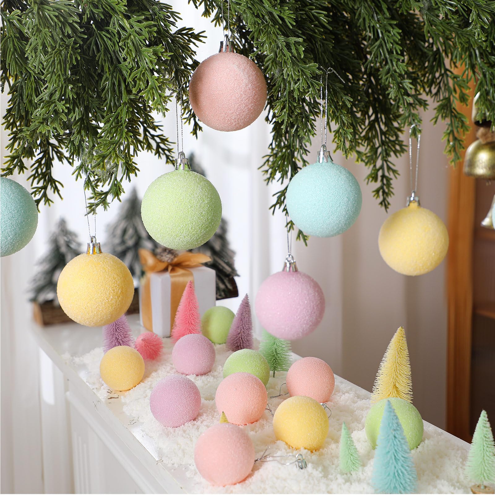 Gejoy Lot de 30 Boules de Noël Pastel à Suspendre - Incassables - Décoration de Noël - Rose pâle, Vert, Bleu, Arc-en-Ciel (givré, 6 cm)