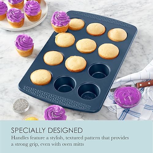 Miniatura 4 de Chicago Metallic Molde antiadherente para muffins todos los días, perfecto para magdalenas, huevos y mucho más. 12 tazas, azul