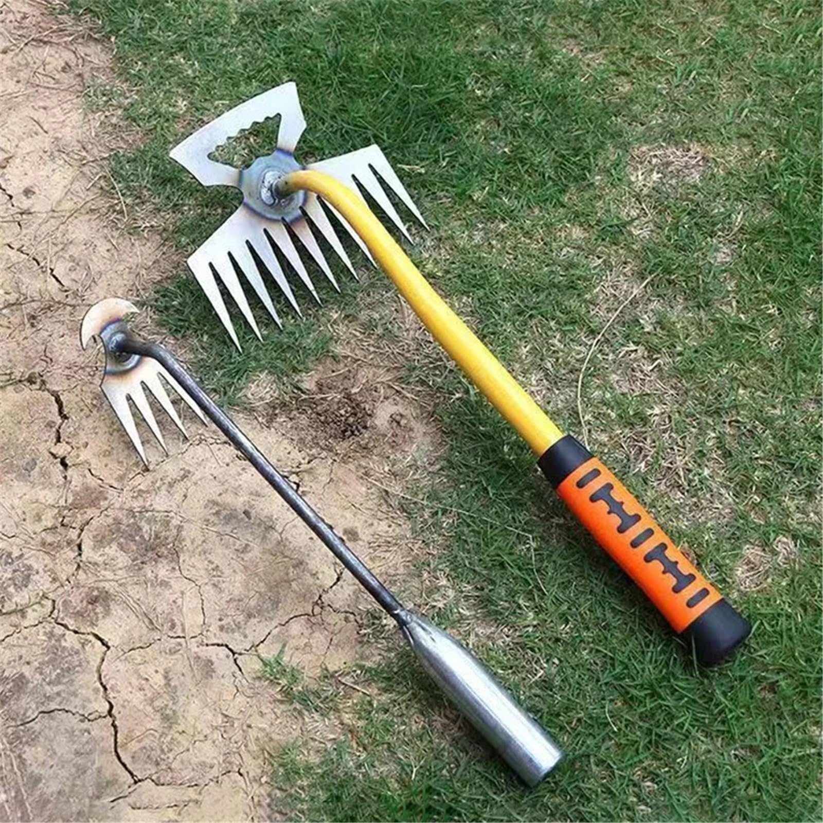 Herbe et terre compacte résolues par ce râteau houe 50cm