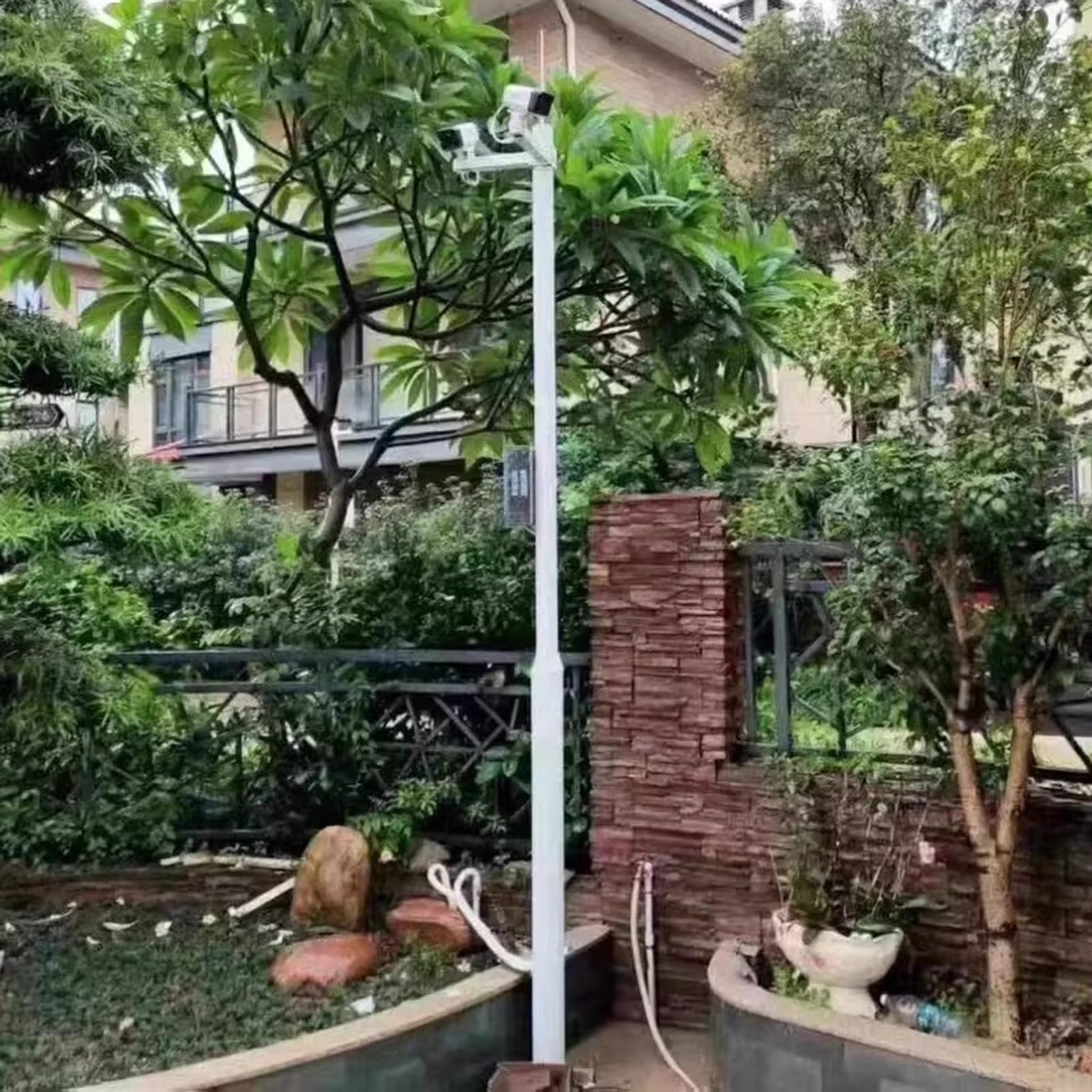 überwachungskamera Halterung Runder Überwachungskameramast für Den Garten, 2, 2,5, 3, 3,5, 4, 5, 6 m Hoher Überwachungsmast, Wetterfester Überwachungskameramast für Den Außenbereich(2m (6.6ft))