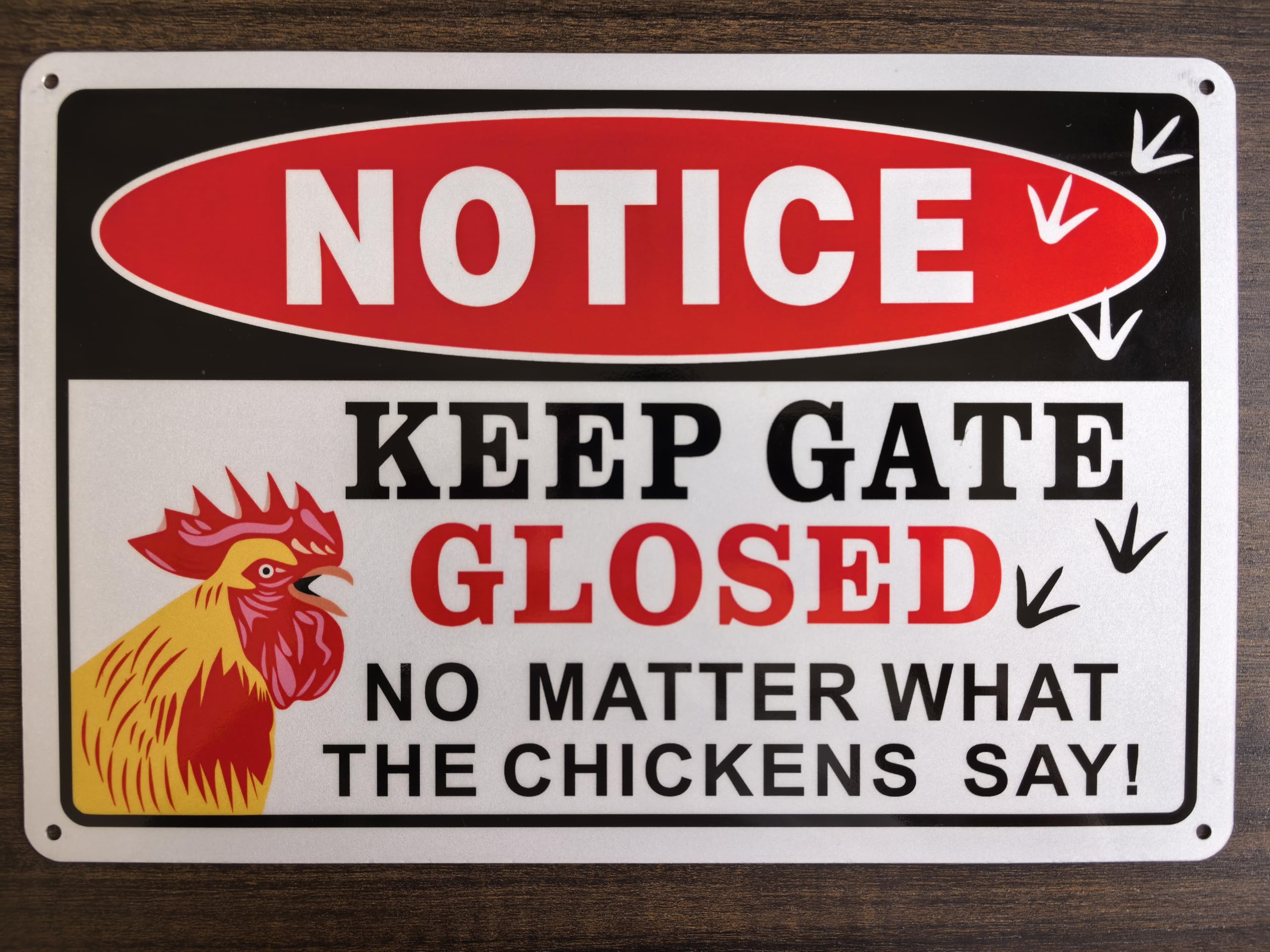 Chicken Coop Signs, Keep Gate Closed Sign, Rust Free Aluminum Metal Chicken Coop Accessories, Scratch, UV Resistant Chicken Coop Decor, Waterproof and Weatherproof Chicken Signs