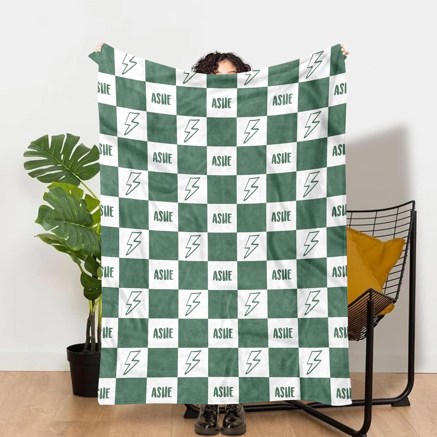 MDPrints Personalized Checkered Baby Blanket, Custom Blankets with Name for Kids, Personalized Baby Gifts, Customized Newborn Blanket with Name (Checkered DK03 ver 2)