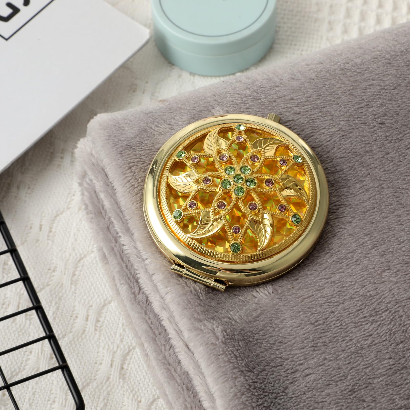 Sibba Espejo Cosmético Compacto Plegable de Mano 1X/2X con Aumento Redondo Mini Espejo de Bolsillo Estilo Palacio Espejo de Aspecto de Diamante Pequeño Reflector Portátil para Embellecer