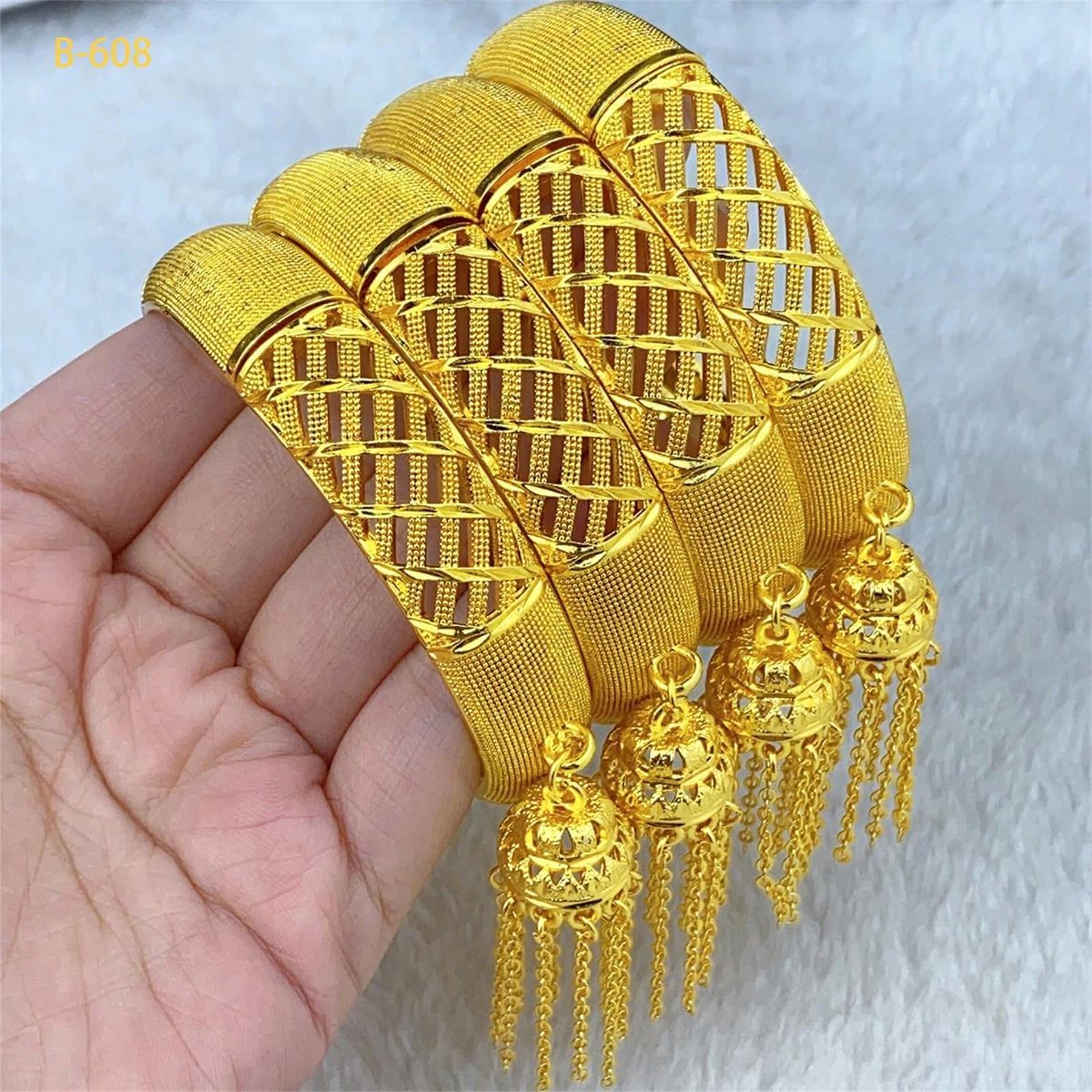 YDYDTTKD Bracciale Rigido Color Oro con Ciondolo Nappa per Donna in Metallo ramato Stile Bohémien a Forma di Gioielli di Lusso da Sposa