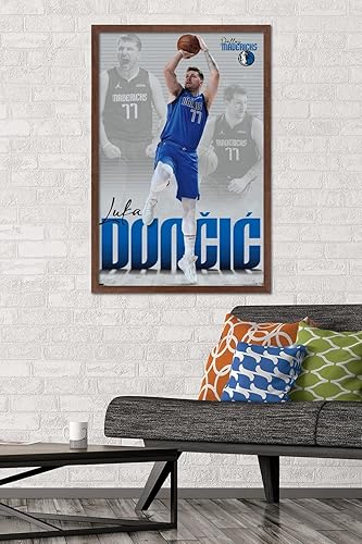 Miniatura 22 de Trends International NBA Dallas Mavericks - Póster de pared de Luka Doncic 22, 22.375 x 34 pulgadas, versión enmarcada en negro Versión enmarcada