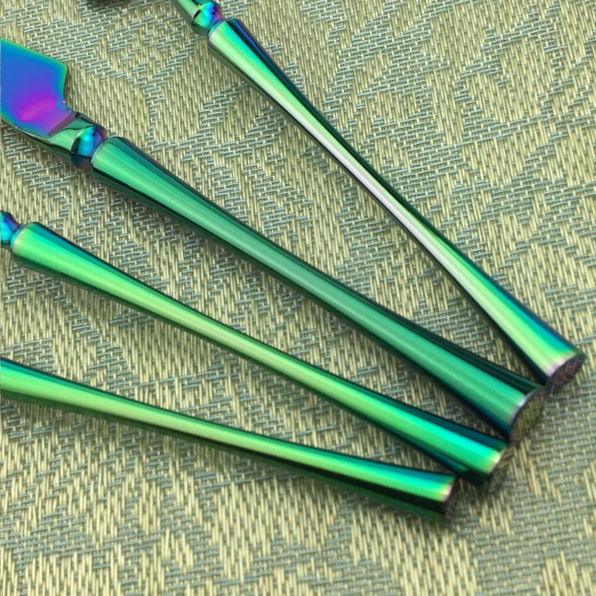 Luxury and Unique Flatware Set - 16 Piece by Gugrida | Iridescent Silverware Sets | 18/10 Stainless Steel | Utensils For 4 | Rainbow Tableware with Dessert Fork, Knife, Spoon, Dinner Fork