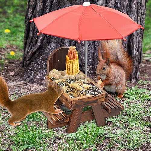 Miniatura 4 de Comedero de madera carbonizada para ardillas con paraguas, divertido alimentador de mesa de picnic de ardilla de madera con soporte para mazorca de