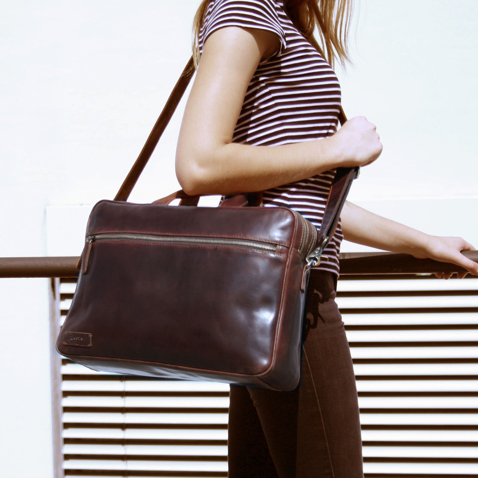 BACCINI Sac bandoulière Ordinateur Ben | Compartiment Laptop Cuir véritable | Sacoche Porte-Document en bandoulière Grand Homme Marron | Sac Messager école Etudiante Travail Fait à la Main