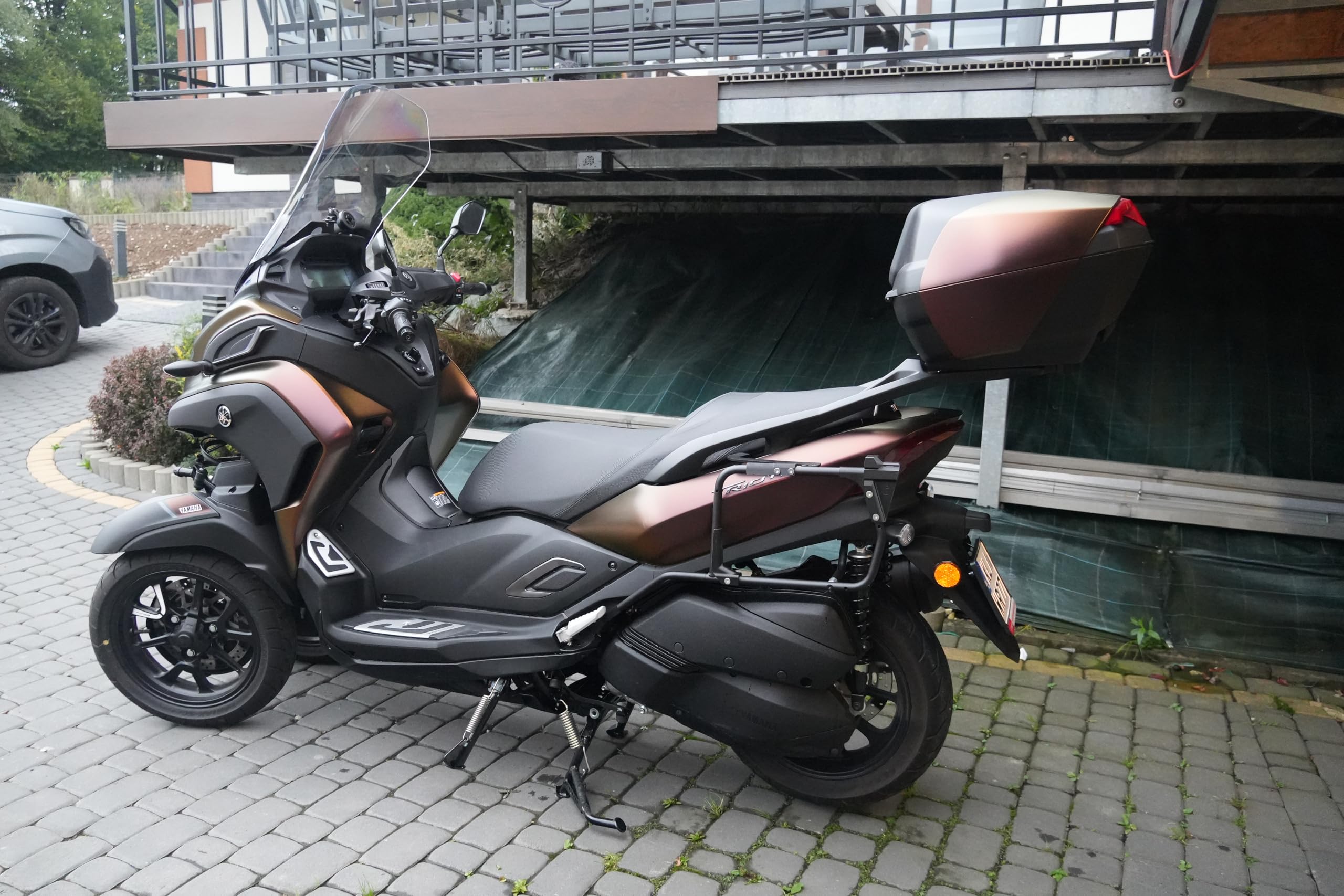 Seitenträger kompatibel mit Yamaha Tricity von 2020-2026, (Lartech-Moto), Kompatibel mit Mehreren Taschen und KofferSystemen