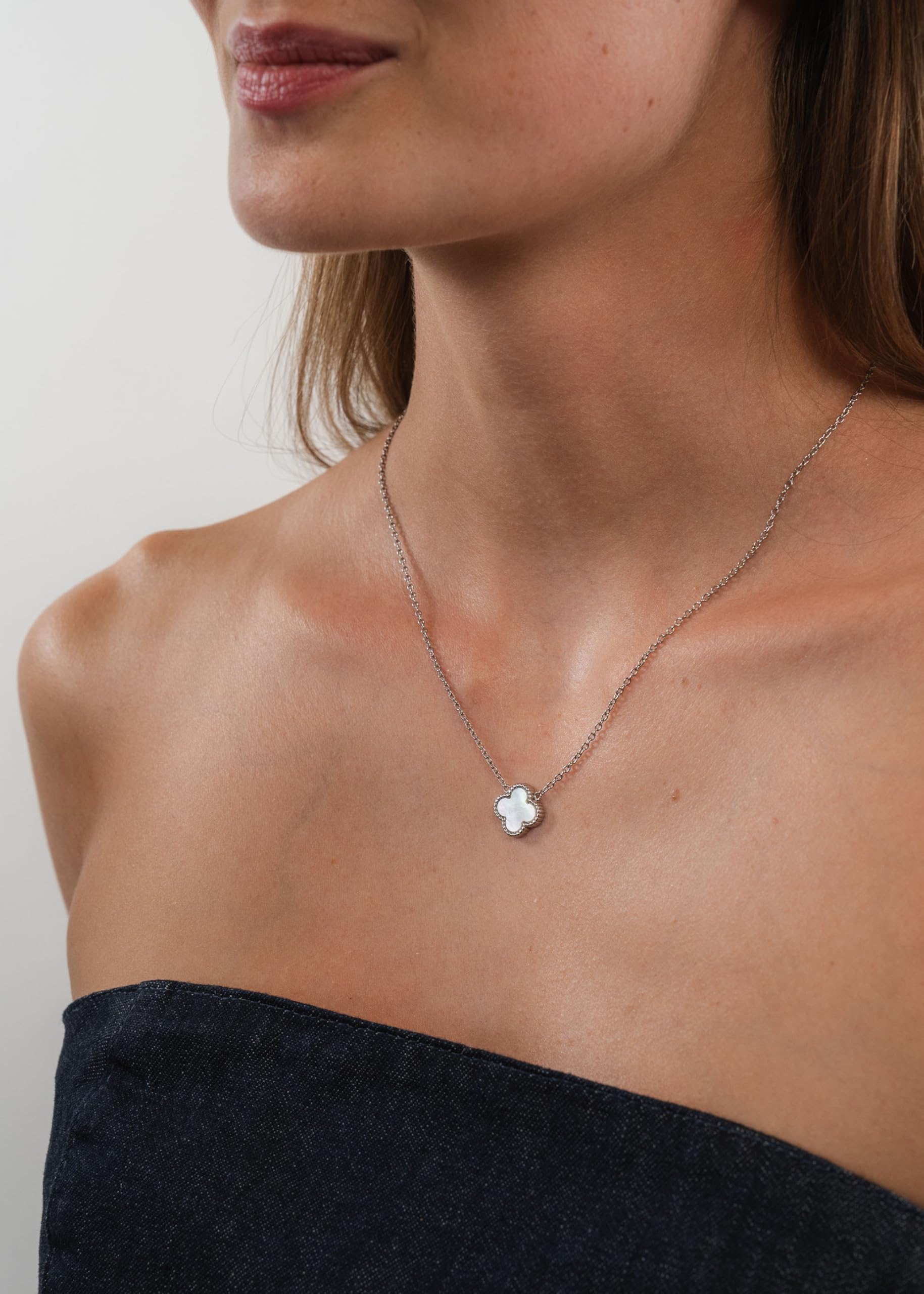 Purelei Lucky Pearl Kette – Halskette mit perlmuttfarbenem Kleeblatt-Anhänger, wasserfest & verstellbar – Edelstahl, 14K vergoldet, 18K rosévergoldet oder silberfarben