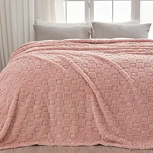 NEWCOSPLAY Super Soft Queen Blanket Pink Premium Silky Flannel Fleece 3D Heart Checkered Lightweight Bed Blanket All Season Use (Pink Heart, Queen(90"x90"))