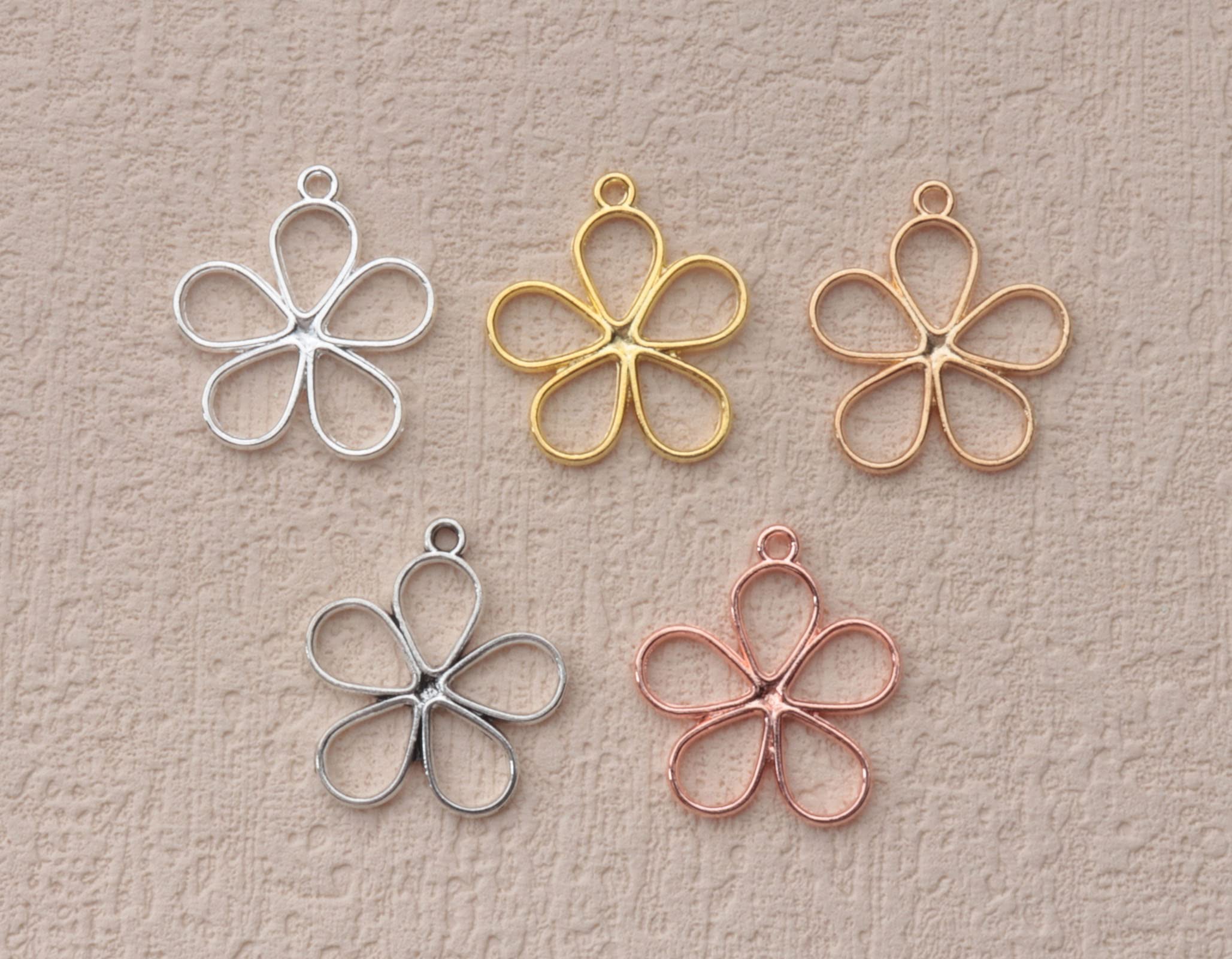 50 pcs Hollow Flower Charms Open Bezel Frame Pendants Small Cute Dangle Charms for Women DIY Jewelry Making Resin Pressed Flower Necklace Bracelet Supplies