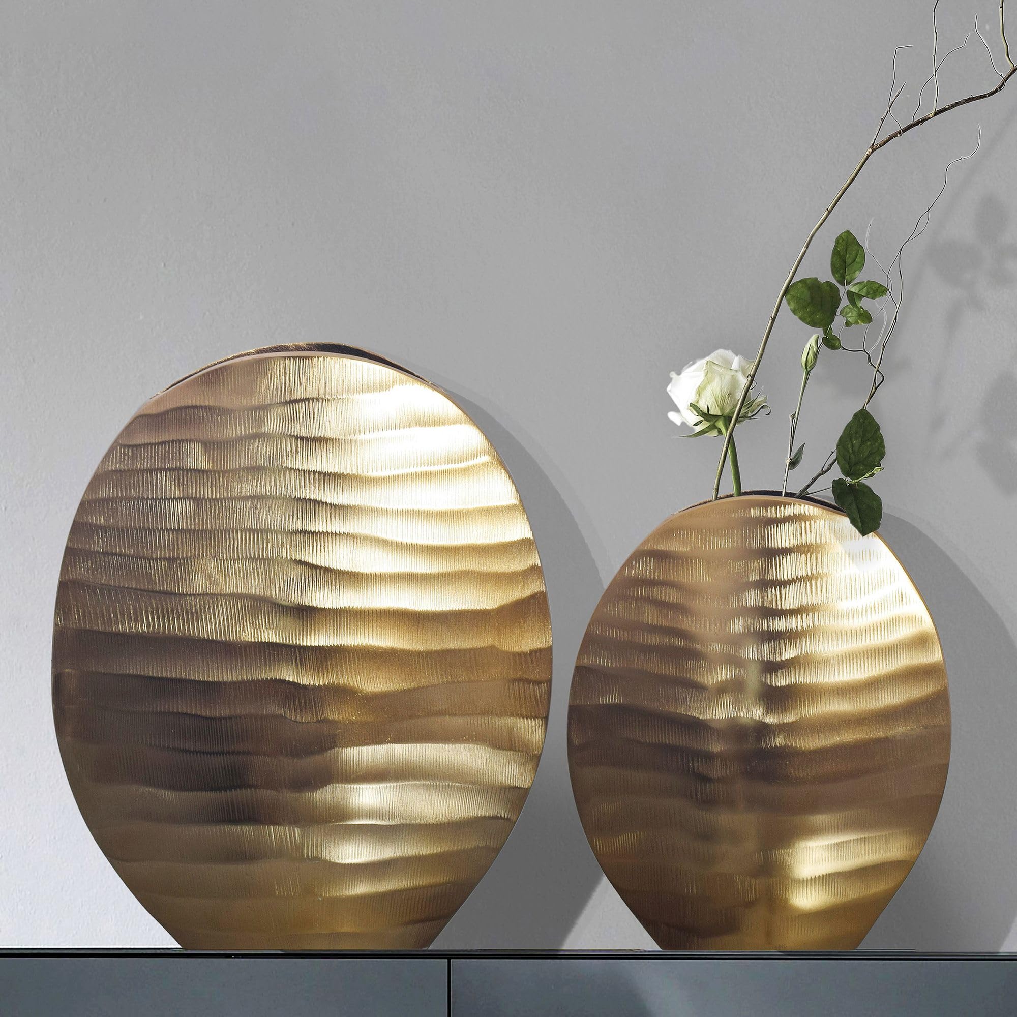 FineBuy Vase 2er Set Aluminium Gold Wellenmuster, Blumenvase | Designvasen in 2 Größen, Tischvasen handgefertigt, Wohndeko für Wohnzimmer, Sideboard und Esstisch, Tischdeko