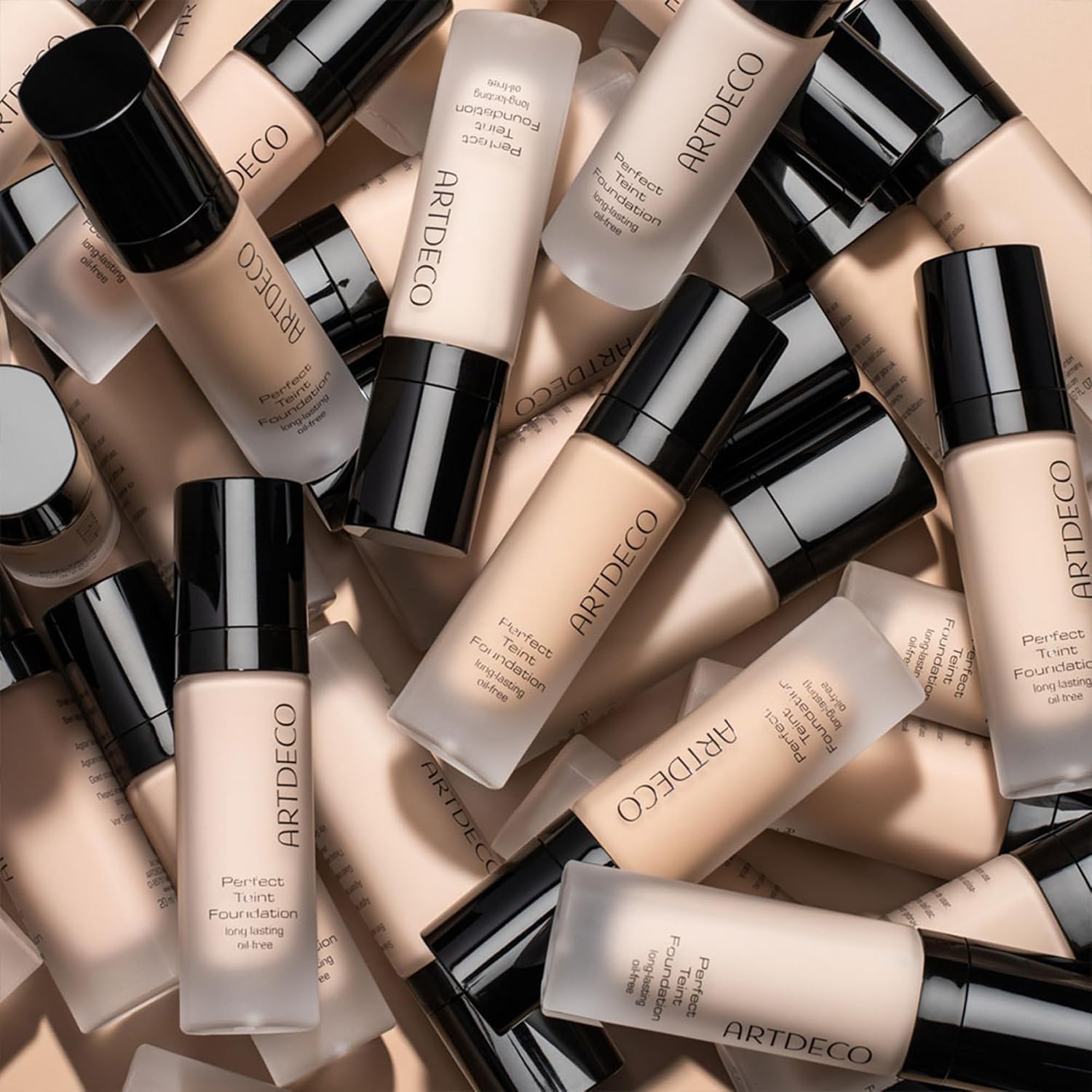 ARTDECO Perfect Teint Foundation - Cool Cashew N°32 - Lightweight Liquid Formula - Medium to Full Coverage - Without Mask-Like Effect - Conceals Imperfections - Vegan Makeup - Hyaluron - 0.67 Fl Oz