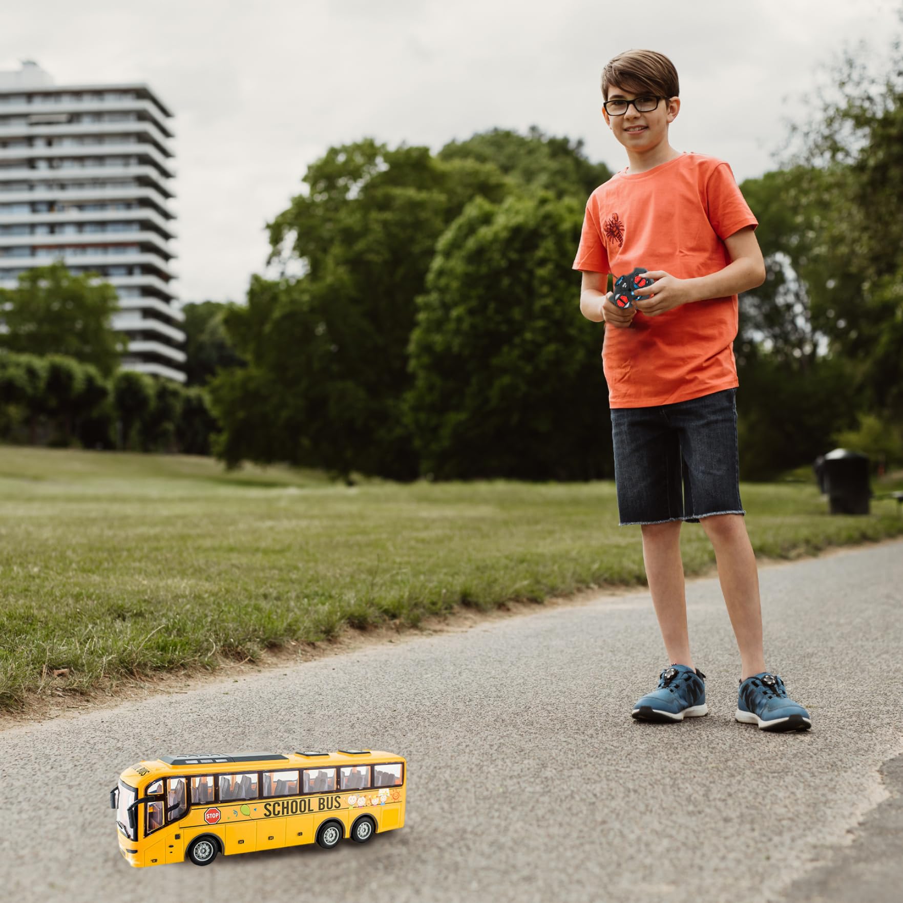 Jouet Bus 12, 4 x 3, 2 x 4, 5 pouces, jouet de bus électrique sans fil, échelle 1:30, simulateur de tourisme réaliste, télécommande amusante, créative pour garçons et filles, sans batterie, jouets