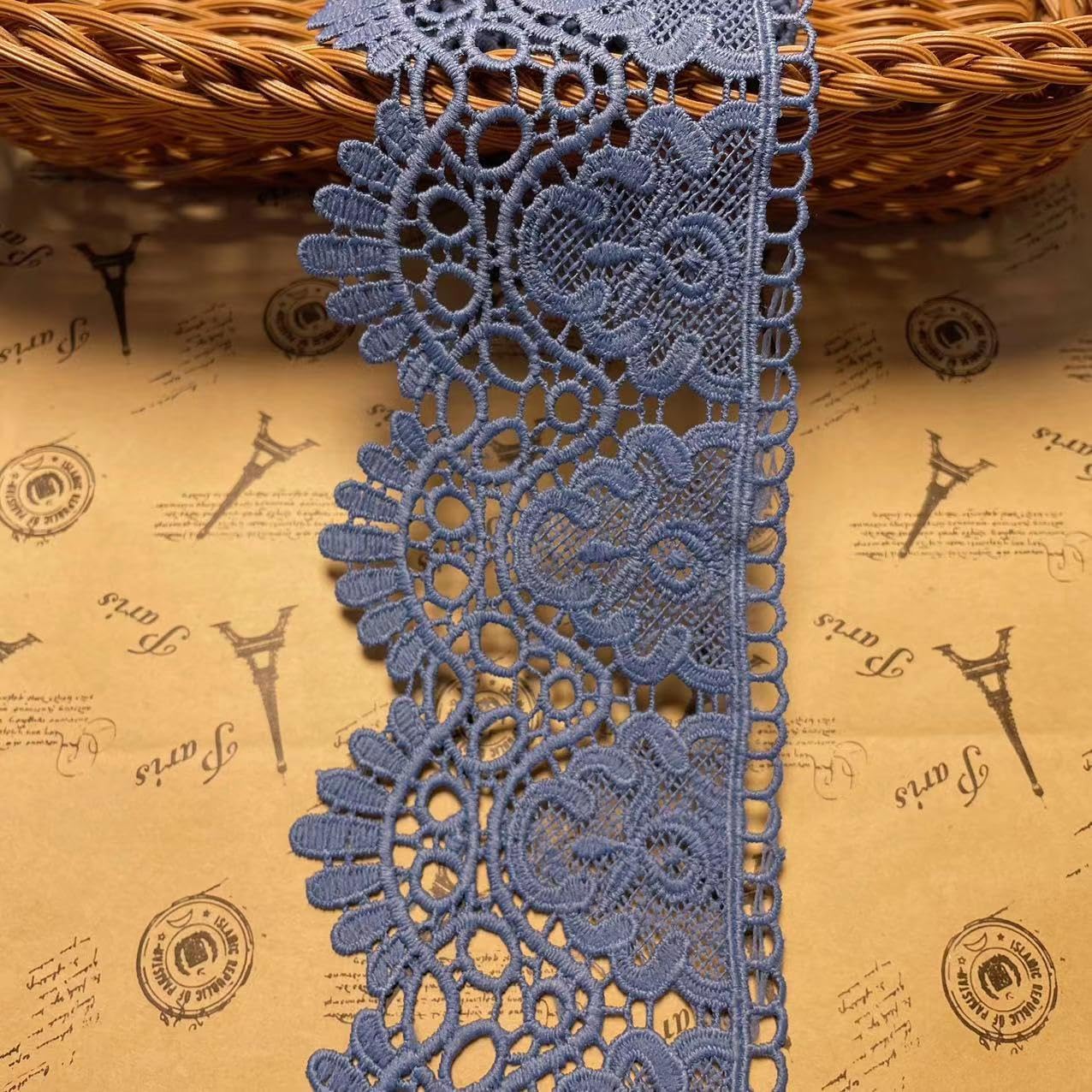 Amazon.com: 8CM Width Europe Crown Pattern Inelastic Embroidery Lace ...