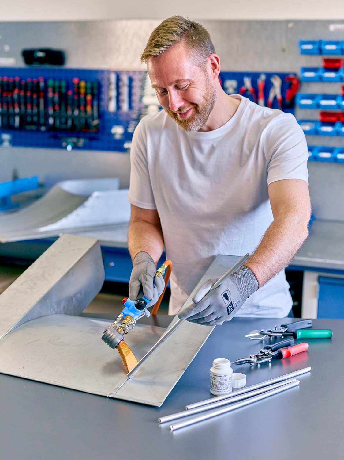 CFH Copper Soldering Iron KL 143 - Premium Hammer Gas Soldering Iron with 240 g Copper Piston, Soldering Torch with Piezo Ignition, Soldering Device for Soft Soldering on Gutters, Copper Sheets and