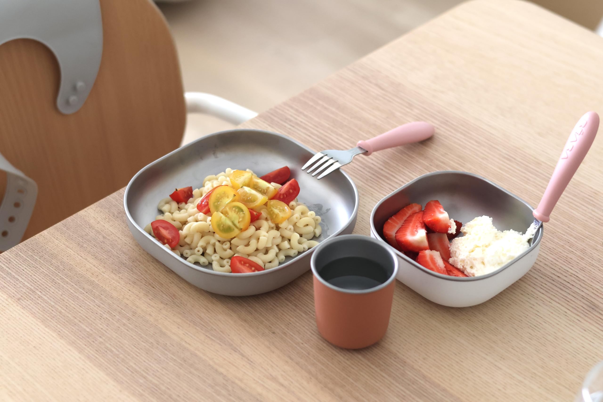 BEABA, Set Svezzamento Per La Pappa, Acciaio Inox, 3 Pezzi, Bicchiere + 2 Piatti, Lavabile In Microonde, Lavastoviglie, Robusto, Leggero, Infrangibile, Antiscivolo Coperchio In Silicone, Terracotta