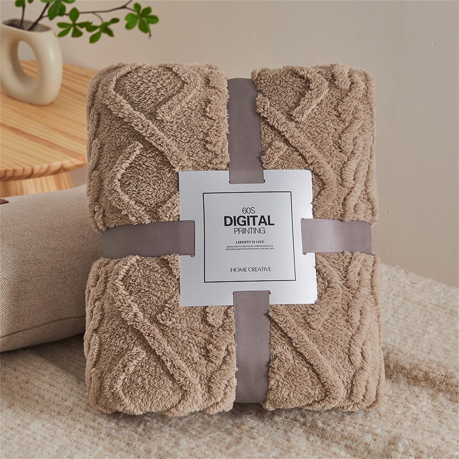 DOTBUY-SHOP Flannel Blanket Soft Throw Blanket, Double-Sided Warm Blankets and Throws, Thickening Throw fit all Season, Versatile Flannel Blankets For Sofas, Bed, Travel (180x200cm,Coffee)