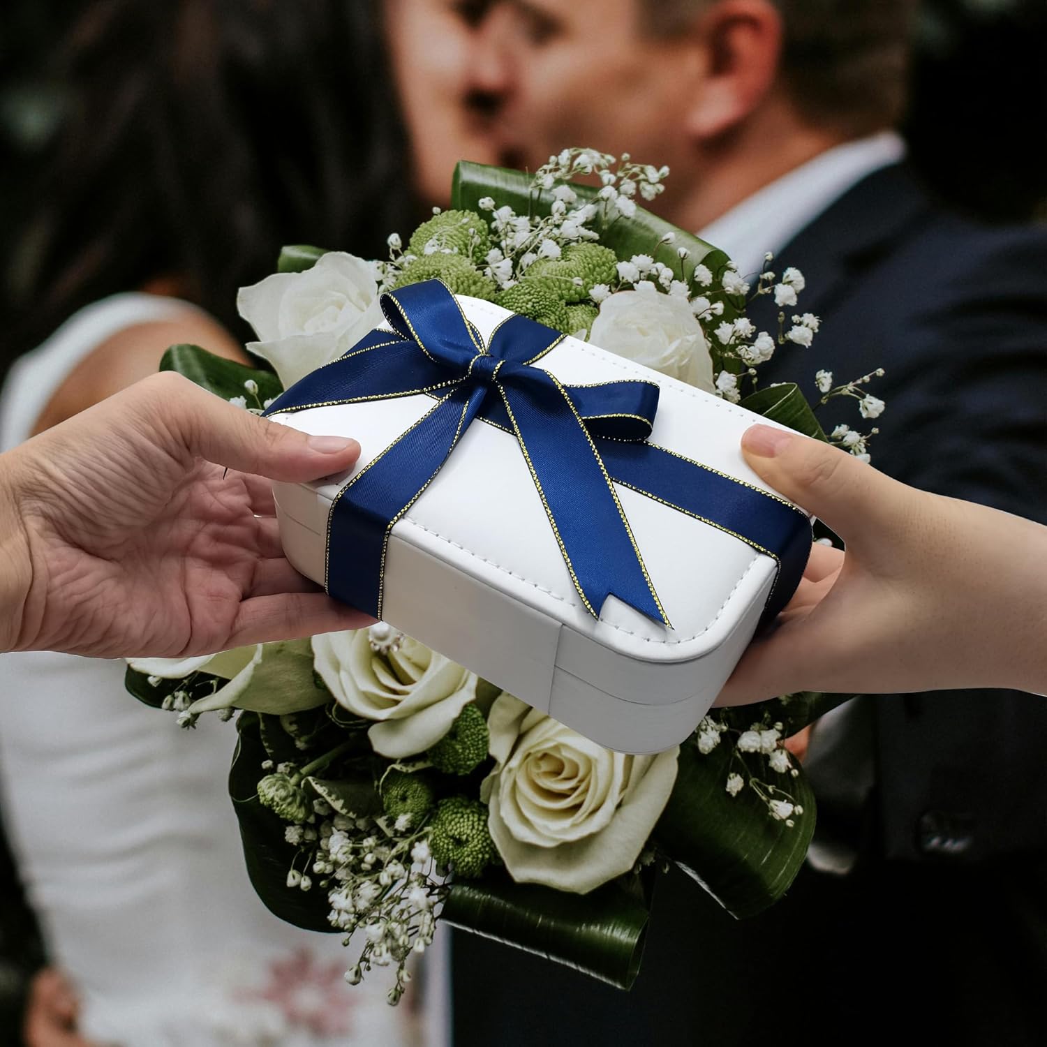 Arras Para Boda Catolica, Wedding Coins Set With 13 Virgen De Guadalupe Aras Coins and Decoracion Box, Regalos for Ceremony (Heart)