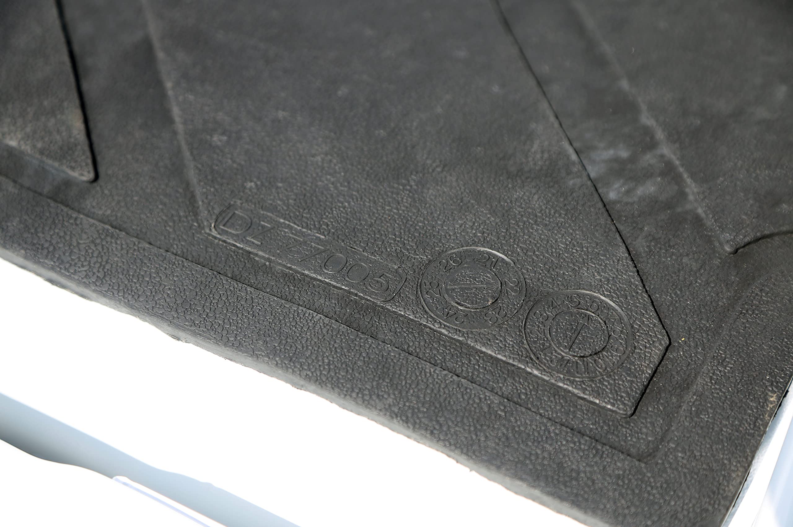 Photo 1 of Dee Zee DZ77020 Bedmat