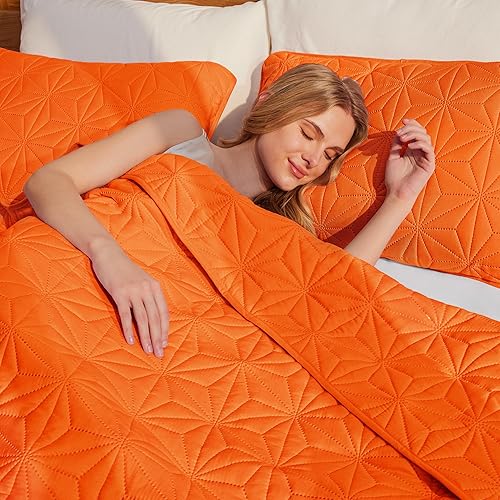 Miniatura 3 de Juego de ropa de cama Whale Flotilla King, colchas suaves de color naranja para cama tamaño King, 3 piezas de colcha geométrica ligera con patrón de