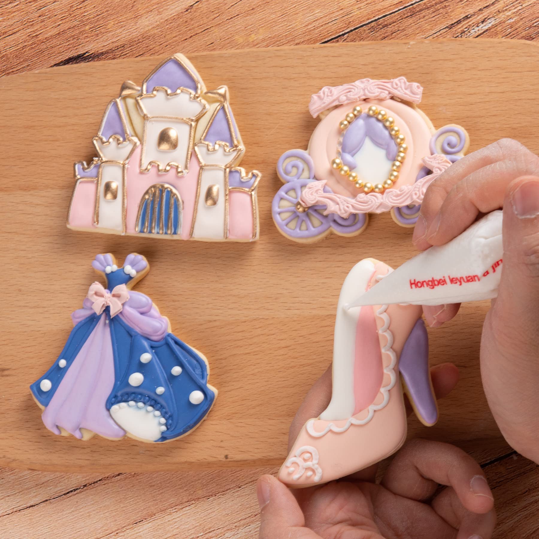 Emporte-pièce Robe De Princesse Cendrillon - Sugartess - Plastique PLA Rouge