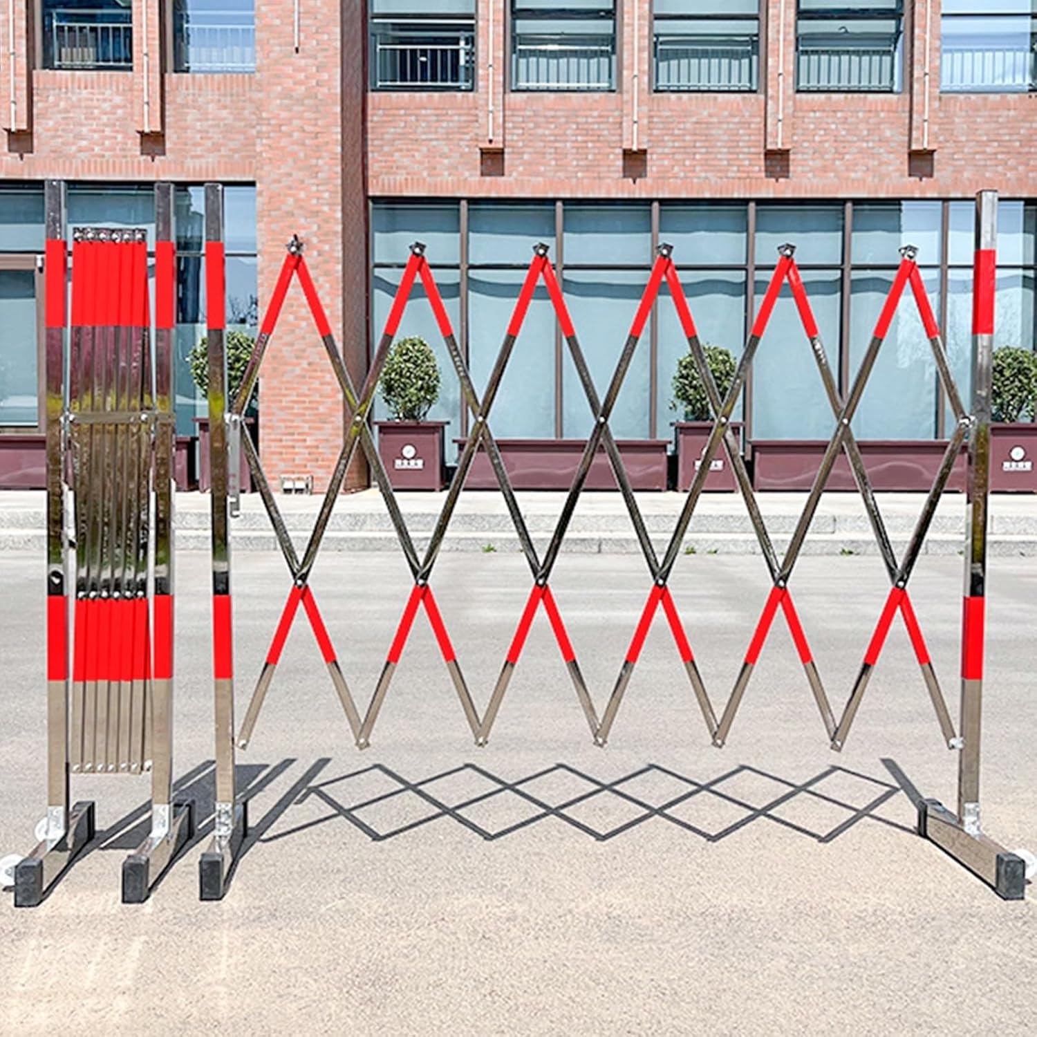 Retractable Barrier - 1pc Expandable Traffic Fence, Stainless Steel Parking Guardrail with Wheels, Portable Road Construction Driveway Safety Fence, Ideal for Traffic Control