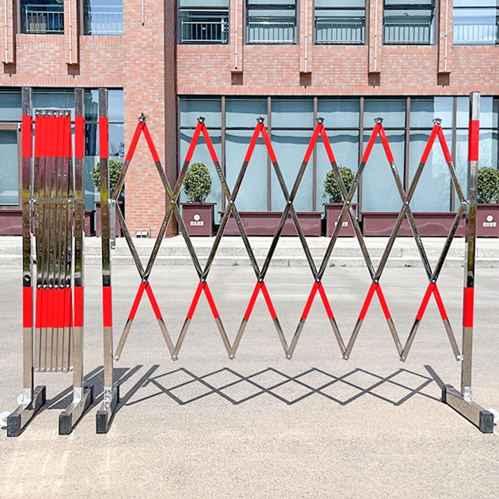 WDSOPK 1pcs Industrial Expandable Traffic Fence, Stainless Steel Parking Guardrail with Casters, Road Garage Construction Driveway Fence Traffic Scissor Gate（L250cm）