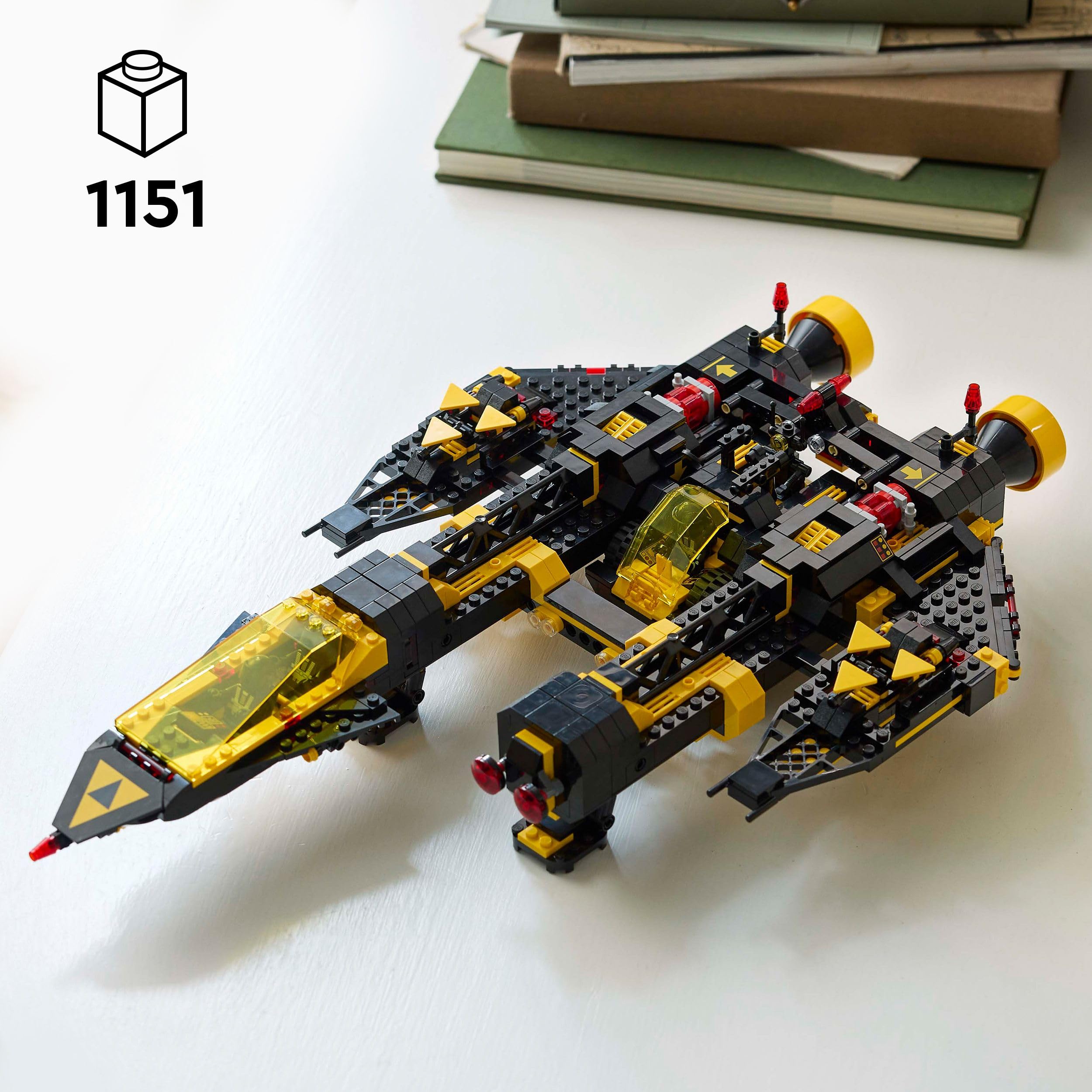 LEGO Icons Blacktron Renegade, Kit Modellismo per Adulti da Costruire, Astronave Asimmetrica Vintage con Design Modulare, Capsula, Rover e 3 Minifigure, Idea Regalo Uomo o Donna da Collezione 10355