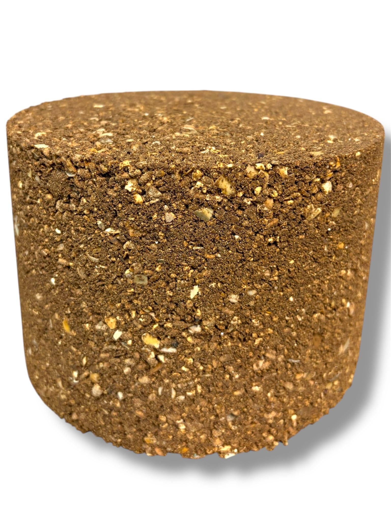 4 kg blok mineralny dla drobiu z makro- i mikrominerałami dostarcza organicznego wapnia, witamin i zbóż