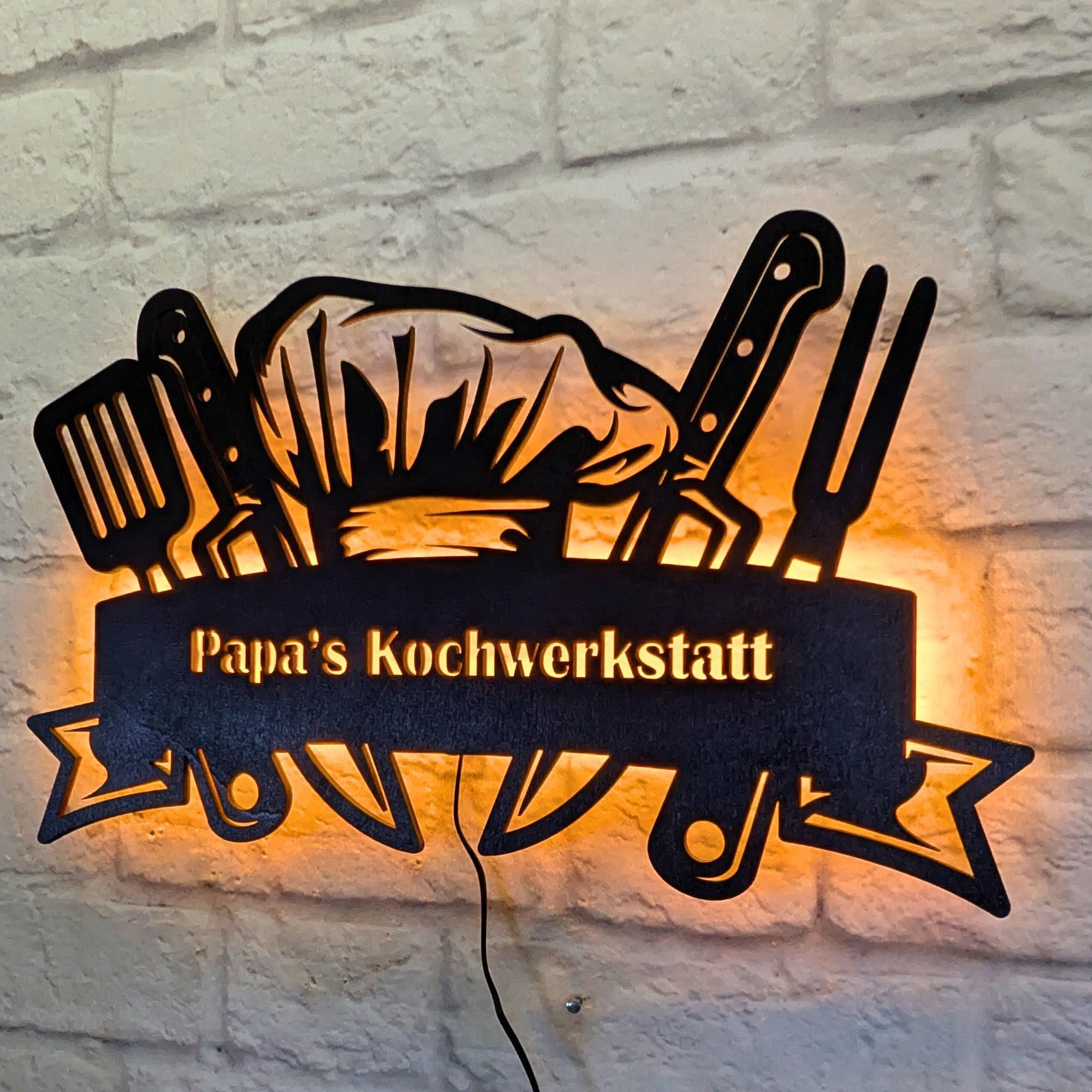 Areda Design Decoración de pared "Papas Kochwerkstät" de madera, regalo para cocinero aficionado y padre, placa de pared personalizada con o sin iluminación LED, decoración para cocina, barbacoa o