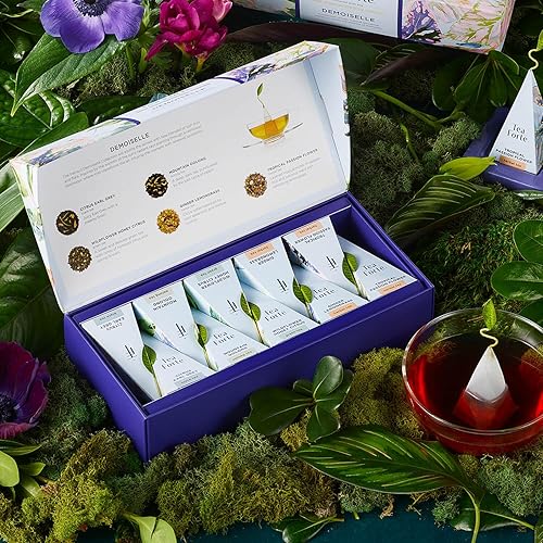 Vista 60 de Tea Forte Jubilee Caja de muestrario de té surtido, de presentación pequeña con 10 infusores de té en forma de pirámide con té orgánico de hojas