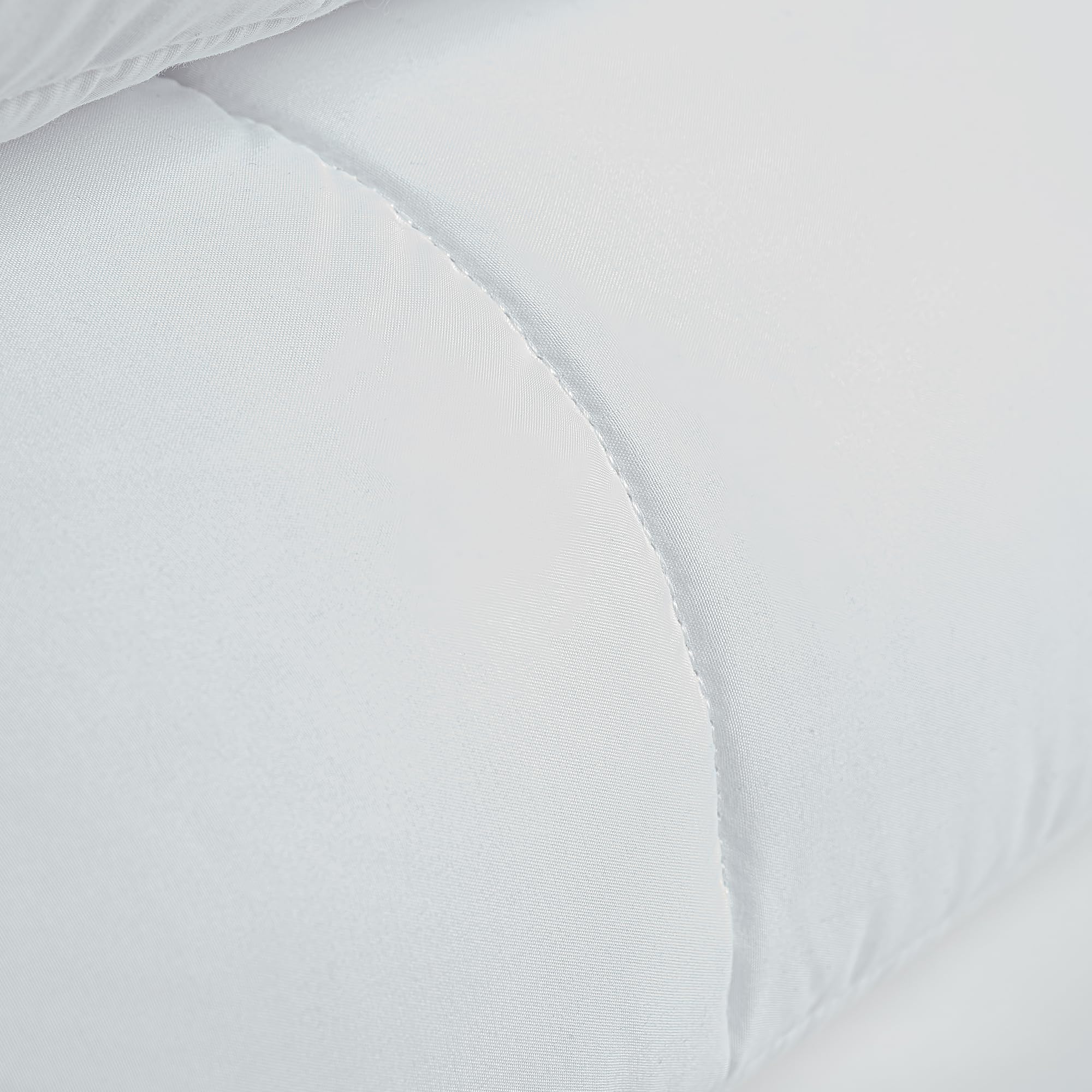Couette 220x240 Légère (200 g/m²) Lit 2 Personnes