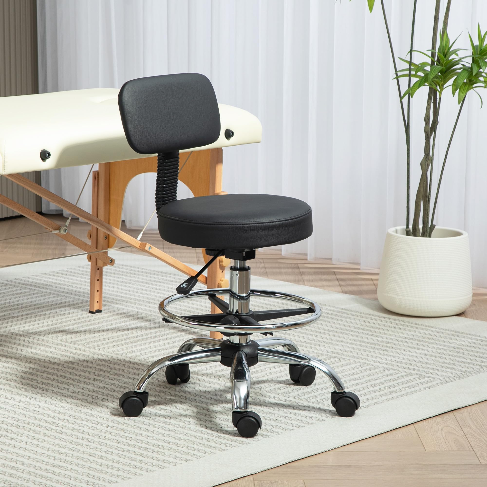 HOMCOM Taburete Giratorio, Taburete con Ruedas y Respaldo, Reposapiés, Altura Ajustable, Tapizado en Cuero Sintético, para Oficina, Dormitorio, Negro