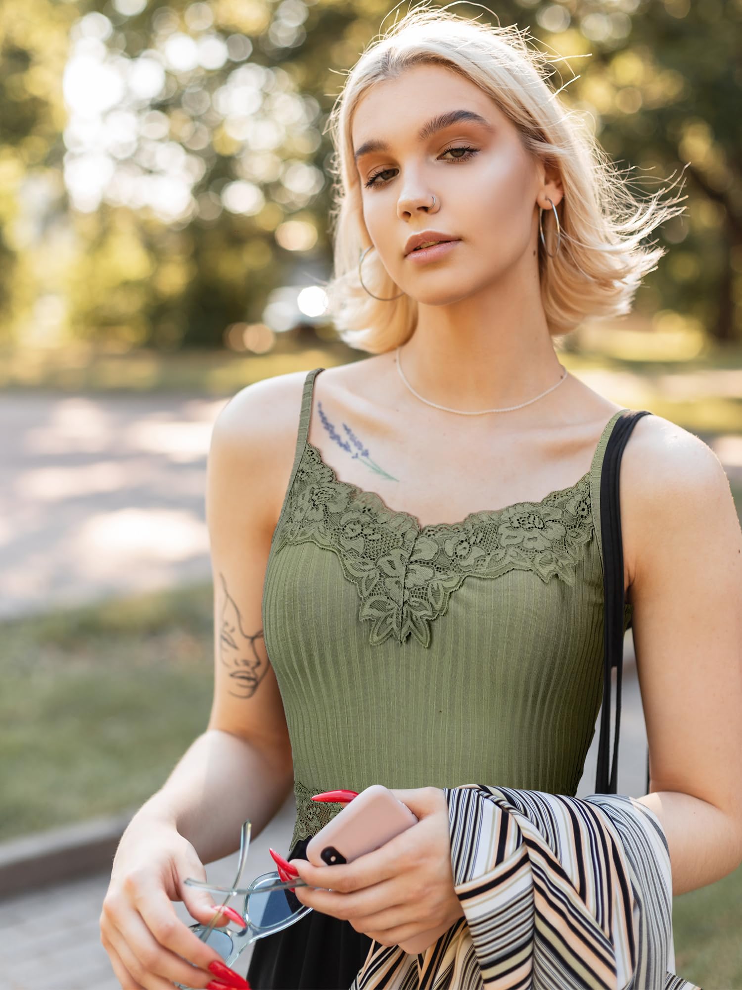 Bencailor 4 Stück Y2k Spitze Camisole Tank Tops Feen Grunge Gerippte Gestrickte Spitze Cami Crop Tops