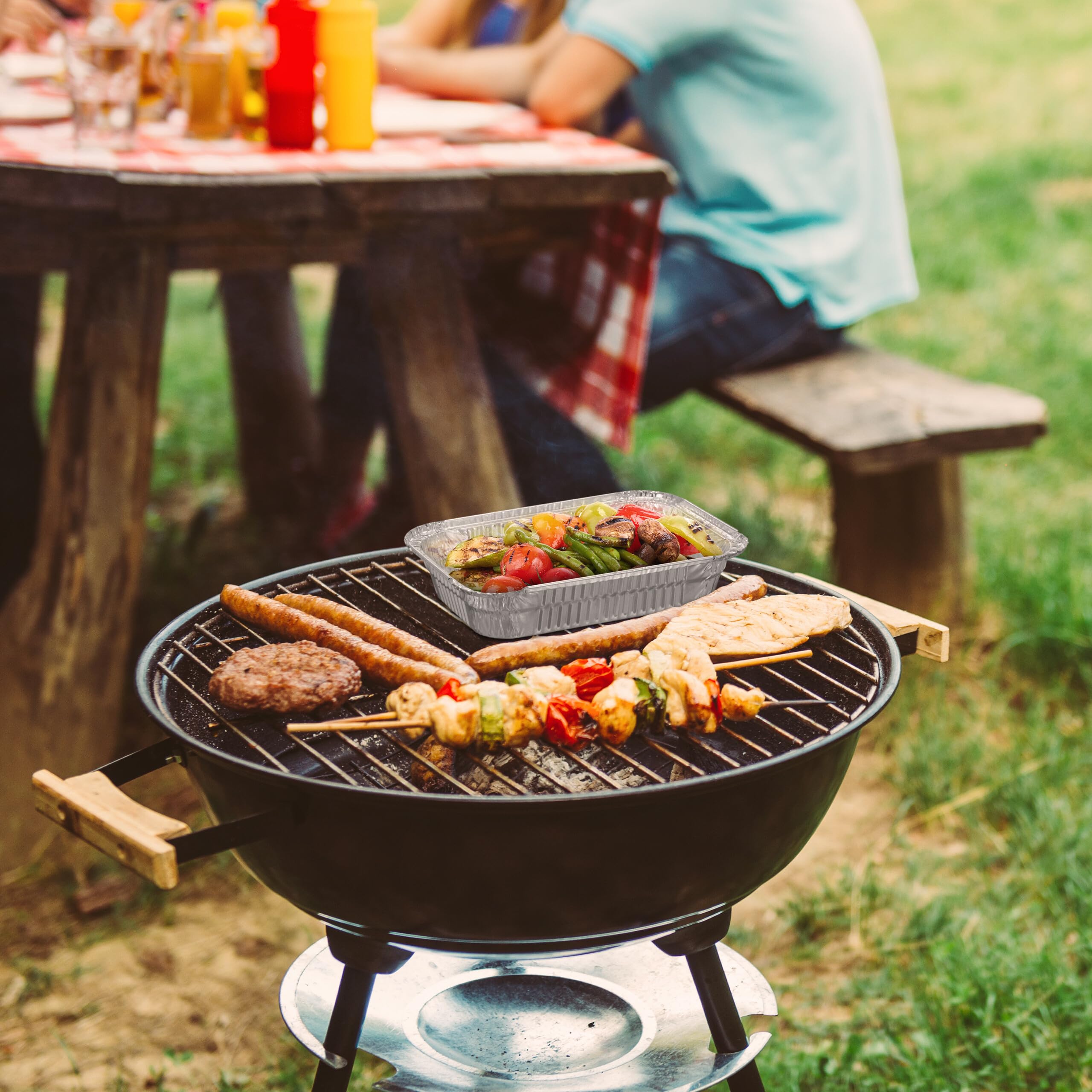 Relaxdays aluminium bakjes bbq, set van 25, BxD: 31 x 21 cm, rechthoekige barbecuebakjes, grote lekbakjes grill, zilver