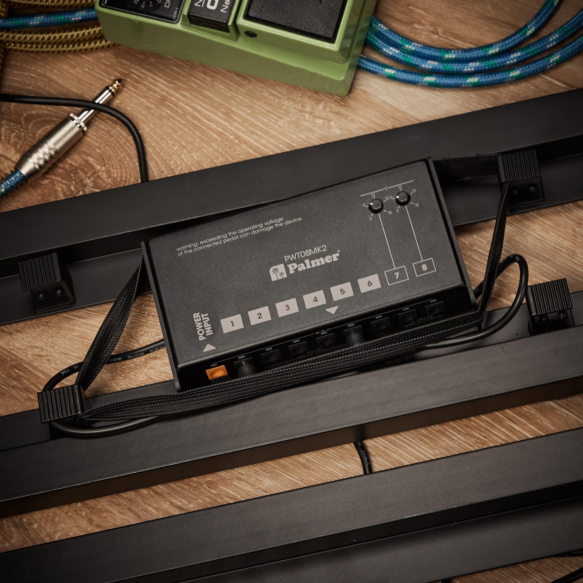 Palmer PWT 08 MK2 - Universelles Pedalboard Netzteil, 8 Ausgänge, schwarz