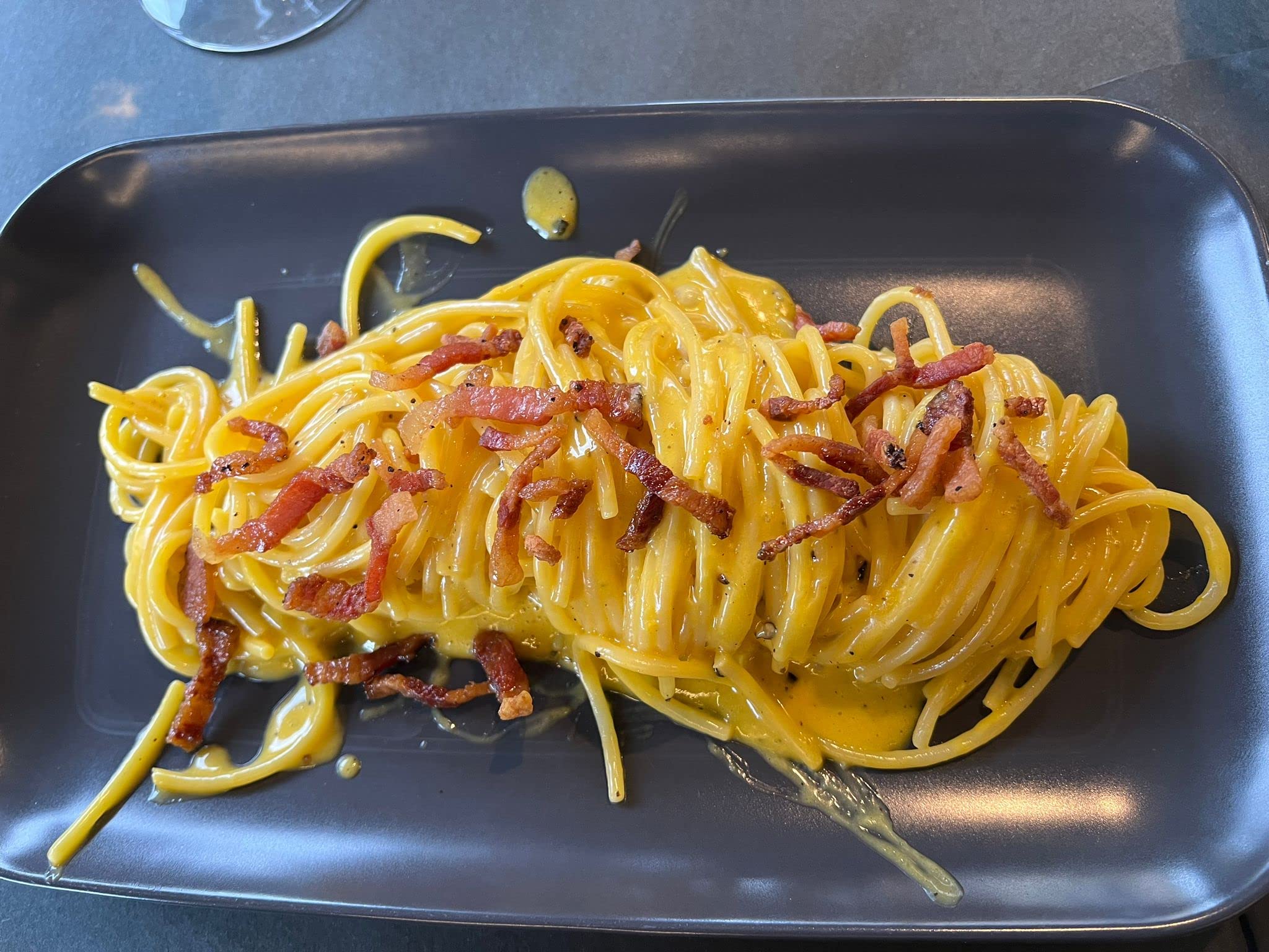 Kit GOURMET CARBONARA | Productos italianos tradicionales para 4 pers | 200g Guanciale Amatriciano / 500g Espaguetis Pasta Fabriano Granos del interior italiano desde 1868 / 130g Pecorino Romano DOP