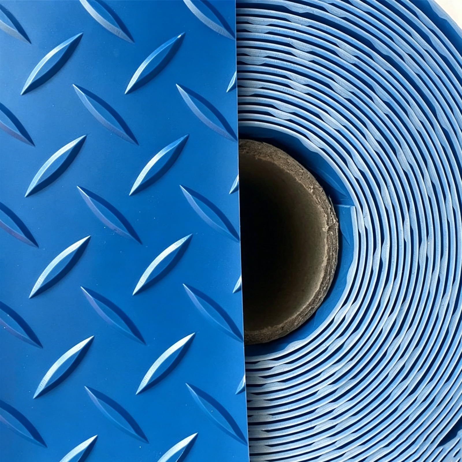 Tapis de garage antidérapant pour stopper les fuites d'huile sous la voiture