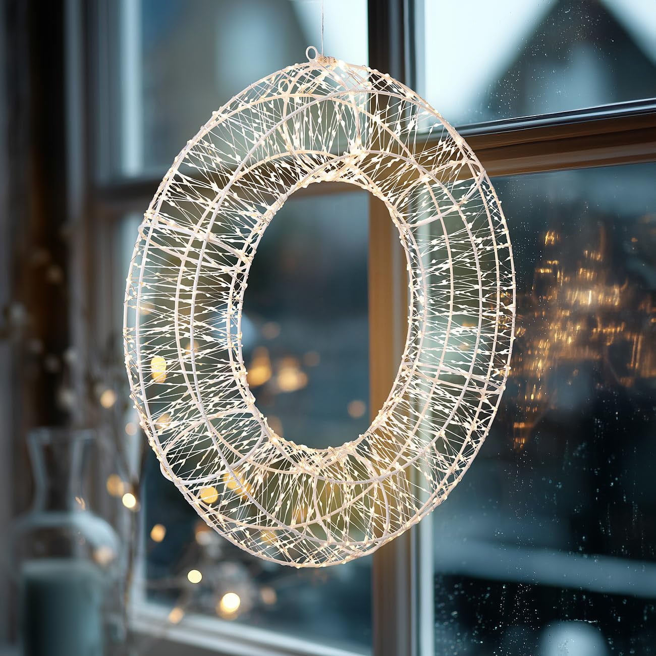 Lunartec Fensterbeleuchtung: 3D-LED-Lichterkranz, Firework-Effekt, 1.800 LEDs, warmweiß, IP44, 58cm (Deko-Kränze, Dekos Wohnzimmer)