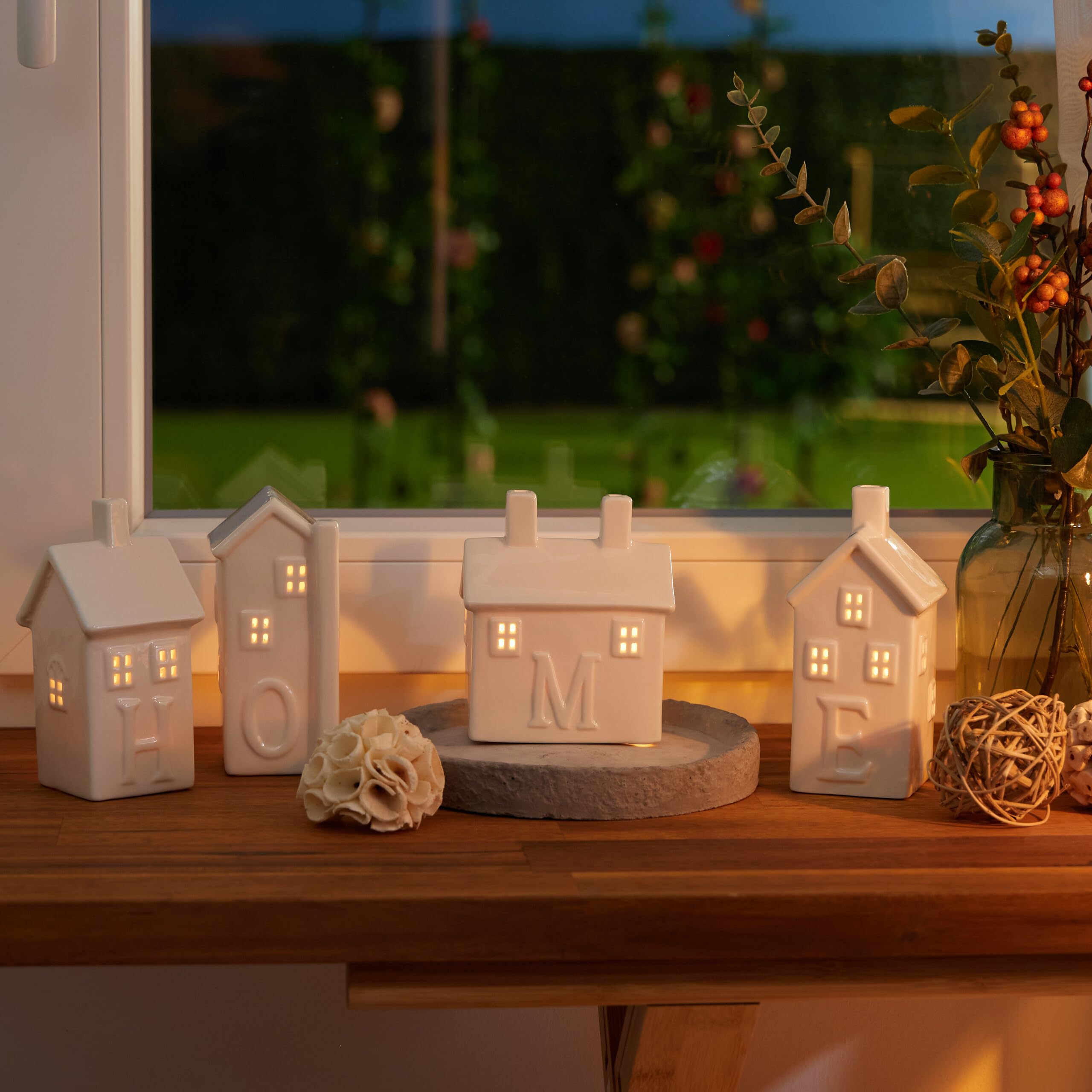 Relaxdays Ceramiczny domek na podgrzewacze, 4 świeczniki na 1 podgrzewacze, z napisem domowym, biały, 6 cm