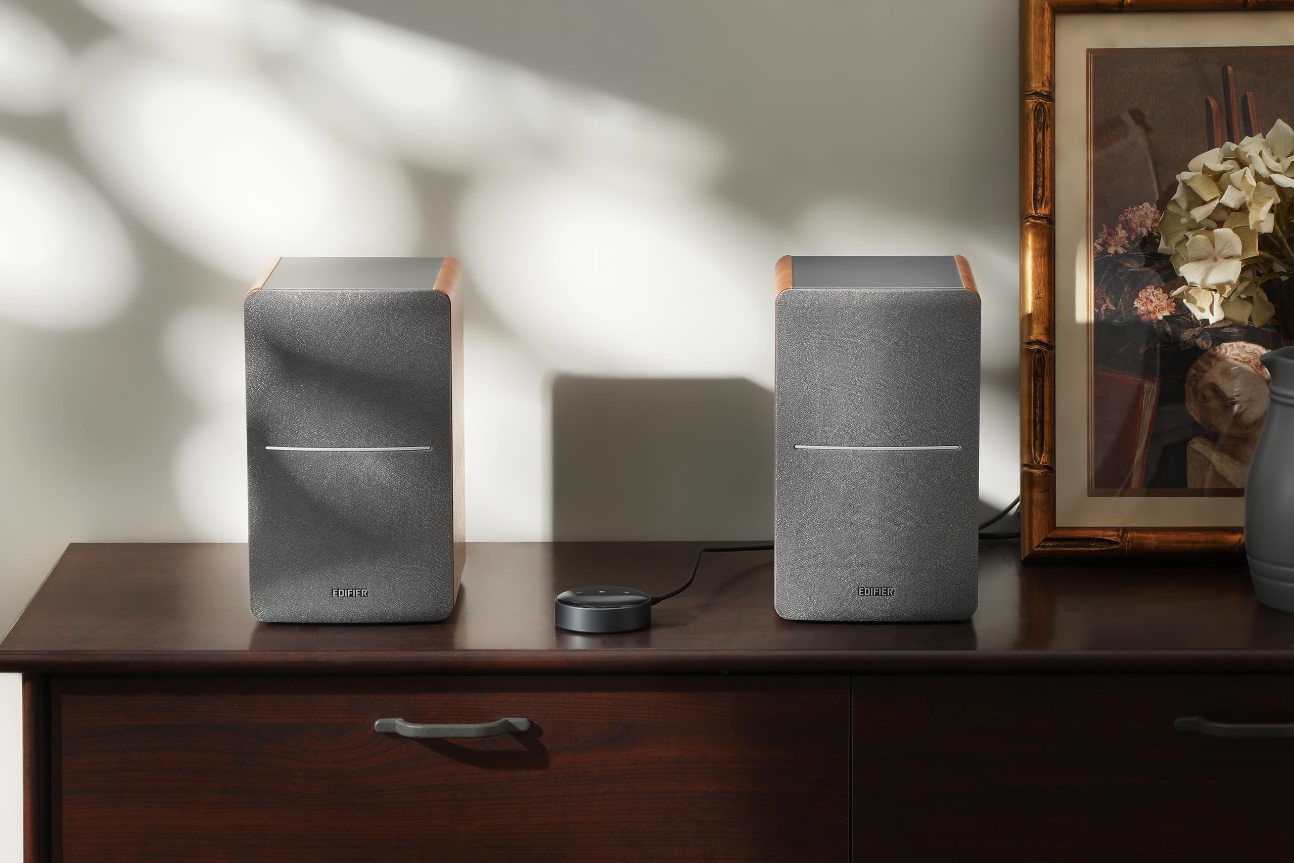 Edifier R1280T WiiM Mini - Enceintes bibliothèque Actives 2.0 avec WiiM Mini Inclus pour Streaming Airplay 2 Fonctionne avec Alexa & Siri - 42 W RMS - Bois