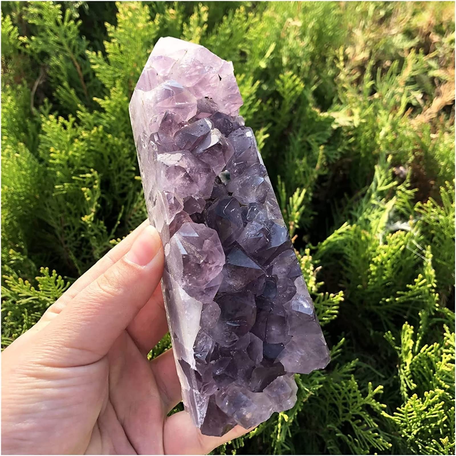 Amethyst Cluster Tower pour purifier la maison et retrouver un sommeil réparateur et calme