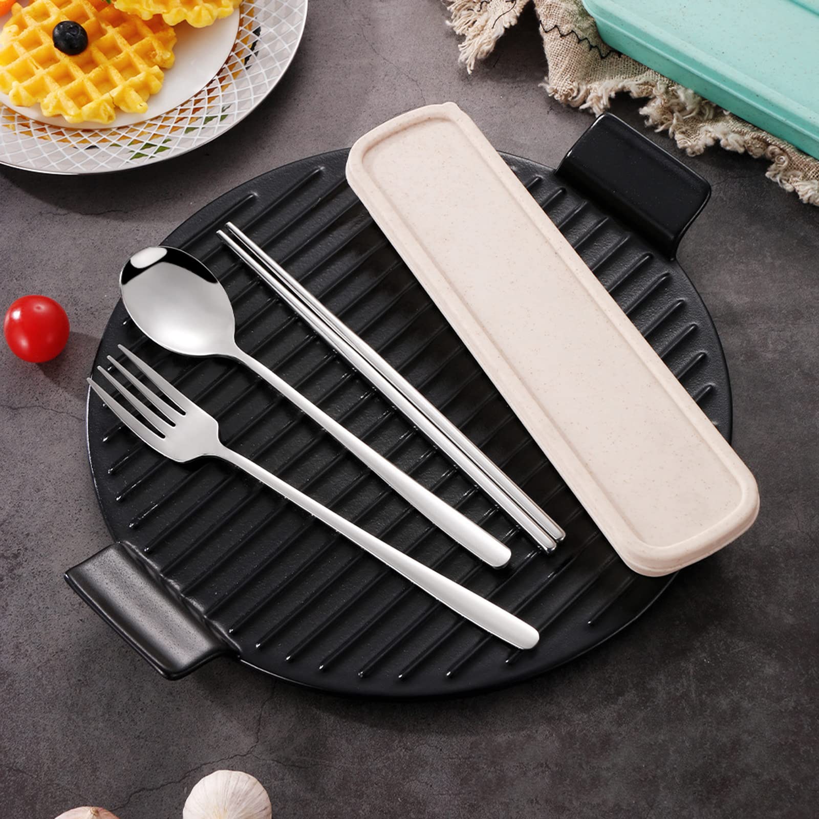 Utensili da viaggio in acciaio inossidabile con custodia Set di utensili portatili con forchetta e cucchiaio a grandezza naturale sano ed ecologico con custodia 15 Utensili da viaggio in acciaio inossidabile con custodia Set di utensili portatili con forchetta e cucchiaio a grandezza naturale sano ed ecologico con custodia 15
