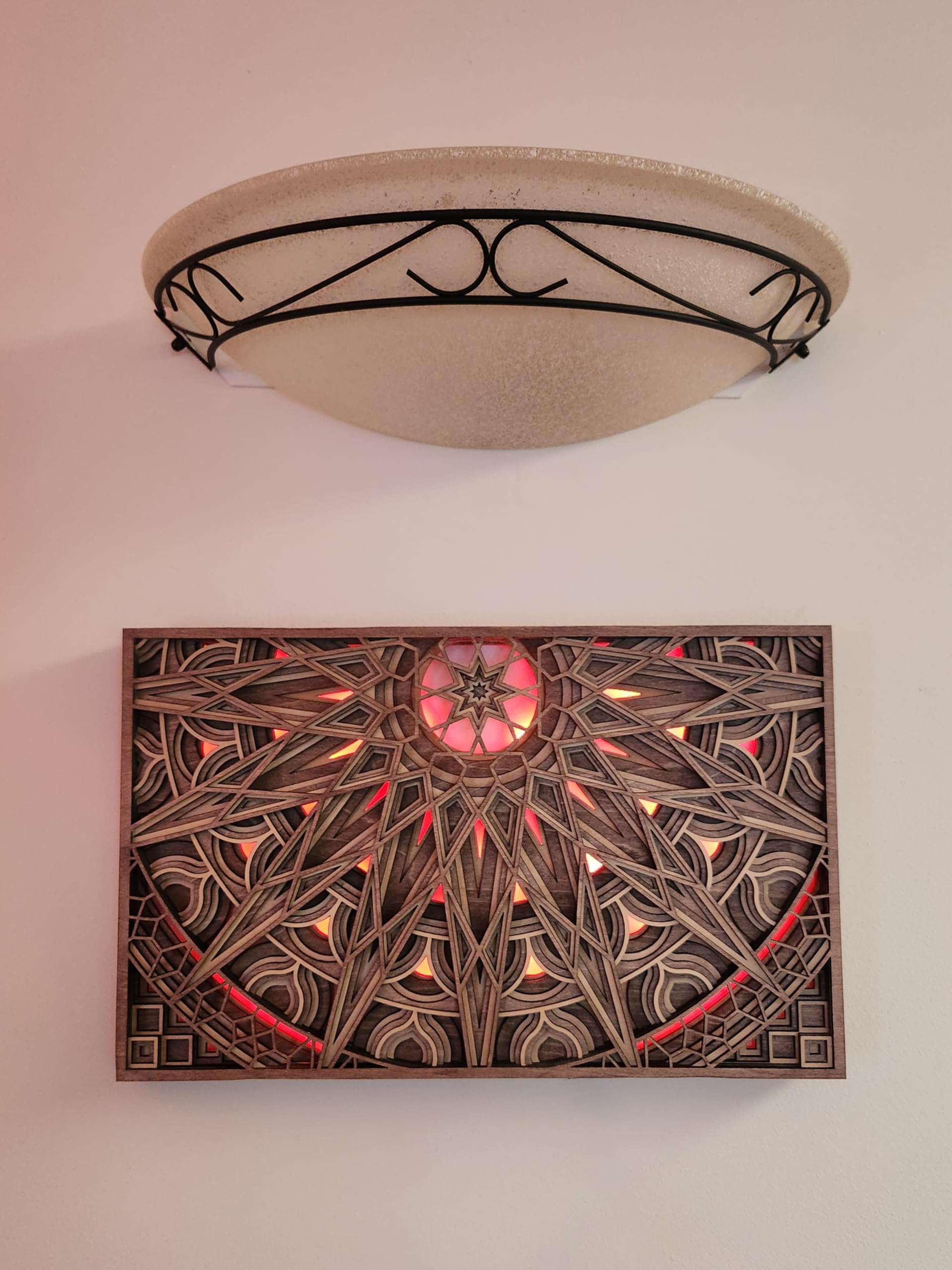 Grande mandala da parete in legno illuminato
