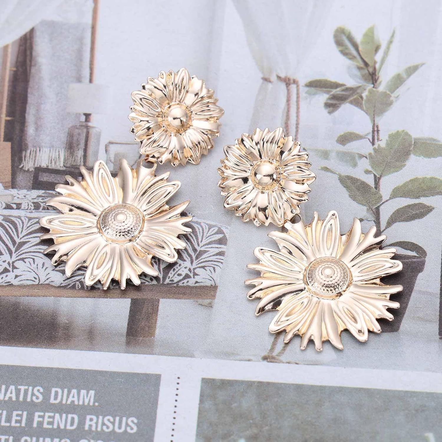 Vintage Sunflower Dangle Earrings Gold Daisy Flower Stud Earrings Metal Floral Drop Earrings Daisy Flower Earrings Exaggerated Floral Earrings Jewelry for Women - Image 4
